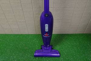 lot 98 image: Bissell Feather Weight Vacuum