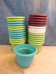 30 Ariana Calypso Plastic Planters