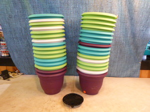 32 Ariana Calypso Plastic Planters
