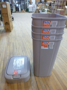 4 Hefty Touch Lid Trash Cans