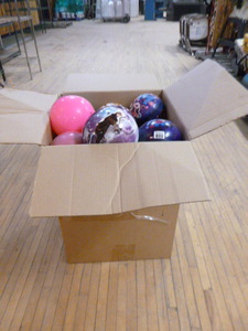 Box of Bouncing Balls