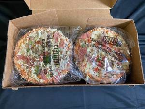 lot 35 image: Yelloh Singles Deep Dish Supreme Pizza Case of 6 - 2 Cases