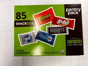 lot 104 image: 85ct Hersey Variety Snack Size Pantry Pack