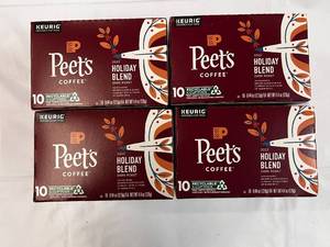 lot 199 image: 4x 10ct Peets Holiday Blend Dark Roast K-cups