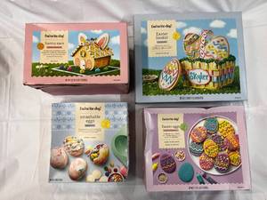 lot 215 image: 4x Easter BuildingDecorating Kits