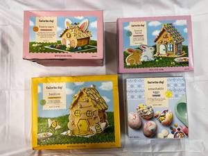 lot 216 image: 4x Easter BuildingDecorating Kits