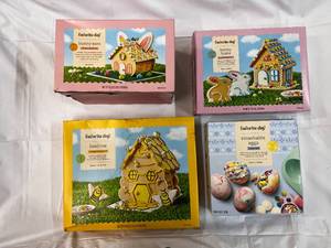 lot 219 image: 4x Easter BuildingDecorating Kits