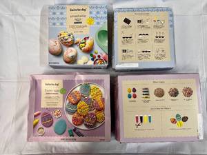 lot 357 image: 4 Easter Decorting Kits