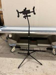 lot 22 image: Spectrum Heavy-Duty Gooseneck Table IPAD Mobile Floor Stand - Excellent Condition
