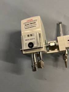 lot 57 image: Precision Medical PM5300 Blender Low Flow 30 LPM Air-Oxygen with R219P20 Blender Buddy - In Excellent Condition