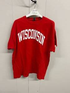 lot 68 image: NEW Lot of 4 Vintage Gildan Wisconsin Badgers Shirt - Size XL Red