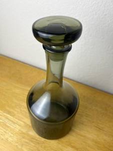 10 Glass Decanter in Nice Condition