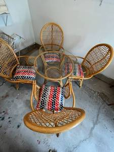 Bamboo and Glass Table Dining Room Set (42 Table Diameter) in Nice Condition