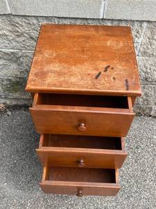 Vintage 4-Drawer End Table (30 T x 14.25 W x 13.5 D)