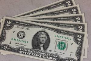 lot 262 image: 5 Uncirculated $2 Bills, Set of 5 Sequential