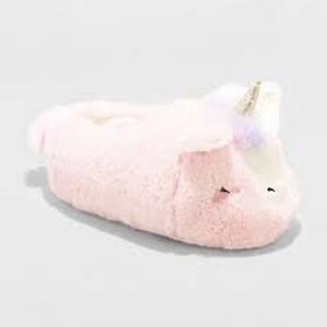lot 38 image: Kids Jaslynn Unicorn Slippers - Cat & Jack Pink L