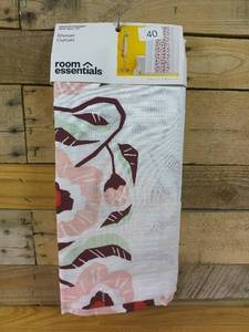 lot 103 image: Room Essentials Folk Floral Print Shower Curtain 72in x 72in