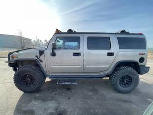 lot 11 image: 2003 Hummer H2 - 4X4