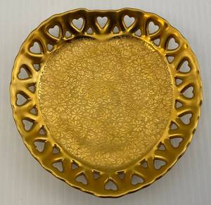 lot 59 image: 1940 Osborne China Hand Painted 22K Gold Small Heart Shaped Plate