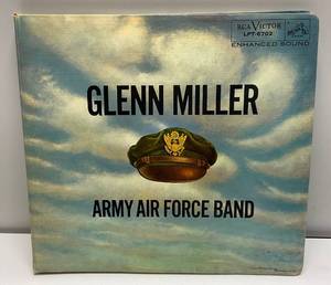 lot 104 image: Vintage Glenn Miller Army Airforce Band Aulbum Set