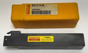 lot 127 image: Sandvix R151.21-16-30 T-Max Q-Cut Shank Tool For Parting And Grooving