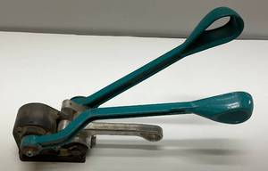 lot 129 image: Heavy Duty 3 In 1 Sealless Combination Strapping Tool