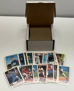lot 153 image: Misc. Unsorted Baseball Cards