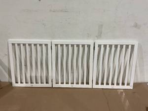 lot 145 image: 3 Panel Wooden Folding Fence for Doorways White 24x20