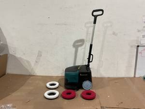 lot 1 image: Pakroman Portable Commercial Floor Scrubber Machine K-02