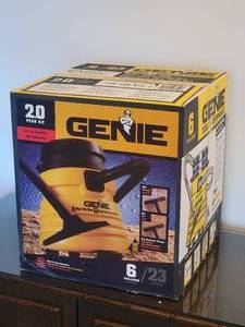 lot 114 image: Genie 6 Gallon Shop Vacuum - SV6-200-200