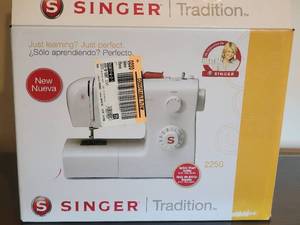 lot 136 image: Singer Model 2250 Electric Sewing Machine