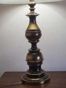 lot 71 image: Timeless Vintage Brass Table Lamp