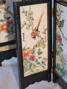 lot 30 image: Stunning Japanese Handpainted Ceramic Miniature Screen Pair