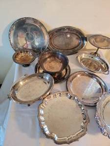 lot 129 image: Royal Antique Silver Plate Service Accessory Collection (12)
