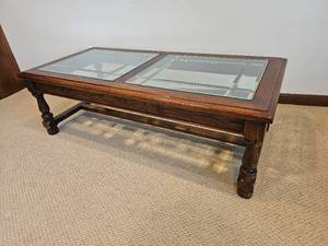 lot 34 image: Contemporary Oak Glass Window Cocktail Table