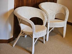 lot 90 image: Charming Wicker Conversation Chairs