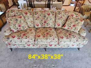 lot 53 image: Lee Furniture Floral Sofa