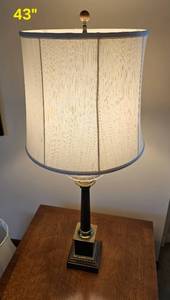 lot 55 image: Vintage Neoclassical Pillar Table Lamp