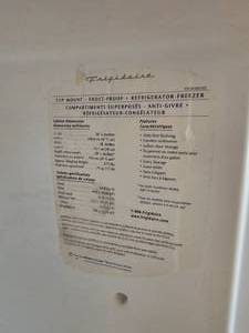 lot 48 image: 18 Cu. Frigidaire Top Freezer Refrigerator