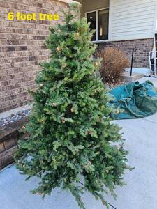 lot 101 image: Faux Christmas Tree
