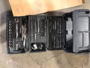 lot 8 image: Husky Mechanics Tool Set (270-Piece) Customer Returns See Pictures
