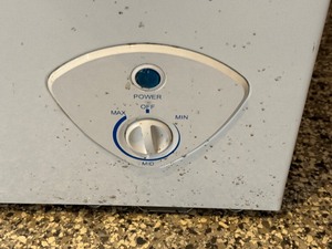 lot 31 image: Insignia Chest Freezer