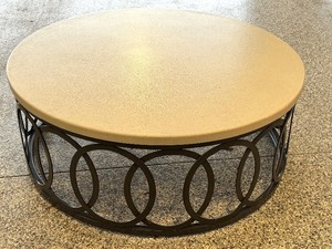 lot 2 image: Elegant Coffee Table