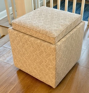 lot 21 image: Decorative Upholstered Rolling Ottoman with Tray