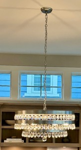 lot 11 image: Beautiful Chandelier Light Fixtures with Crystals