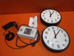 lot 72 image: Wireless Wall Clocks & Transmitter