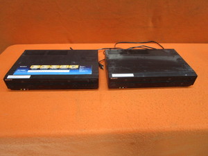 lot 132 image: (2) Sony DVDVHS Players
