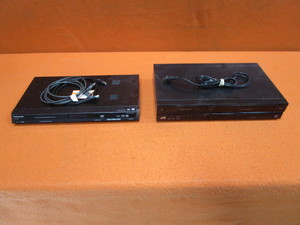 lot 134 image: JVC DVDVHS Player & Panasonic DVD Player