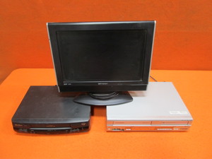 lot 135 image: Emerson 19 TVMonitor, Sansui DVDVHS Player, Quasar VHS Player