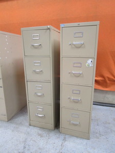 lot 12 image: (2) File Cabinets